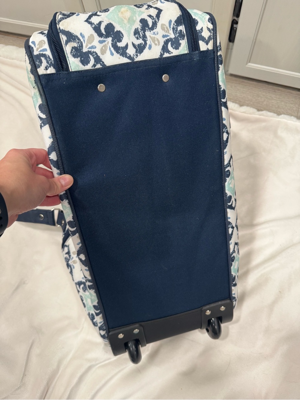 Thirty One Wheels Up Roller Bag Fab Flourish - Picture 7 of 9